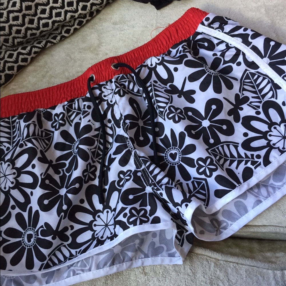 ZERO EXPOSURE BEACH SHORTS 16 YOUTH FITS S